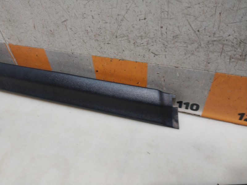 Накладка двери багажника