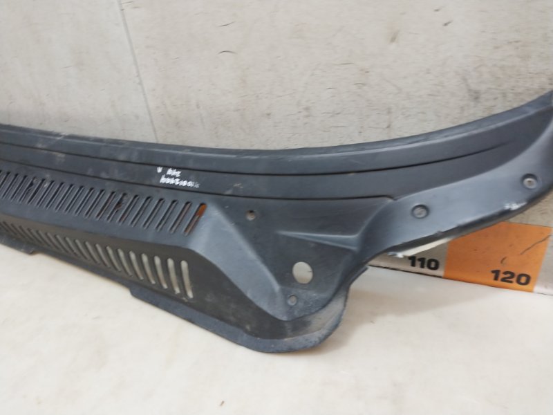 Планка под лобовое стекло