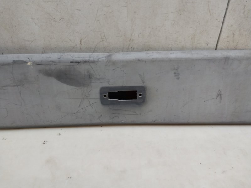 Молдинг заднего крыла правого