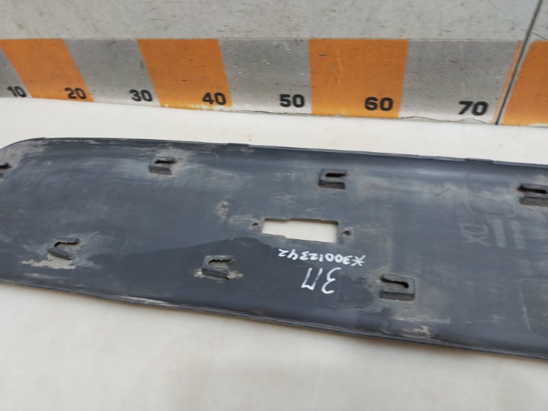 Молдинг заднего крыла правого