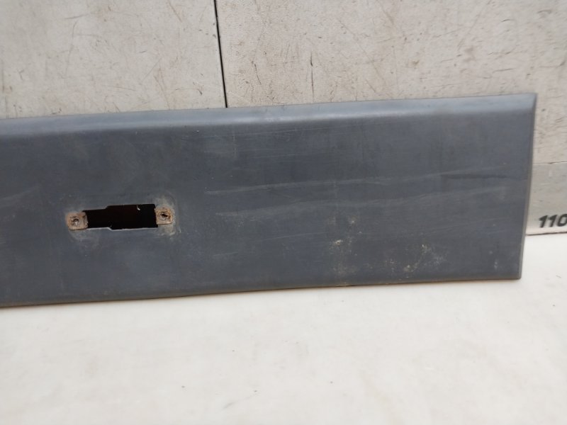 Молдинг заднего крыла правого