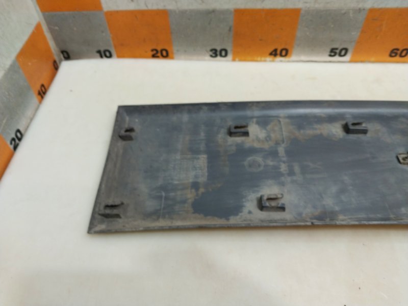 Молдинг заднего крыла правого