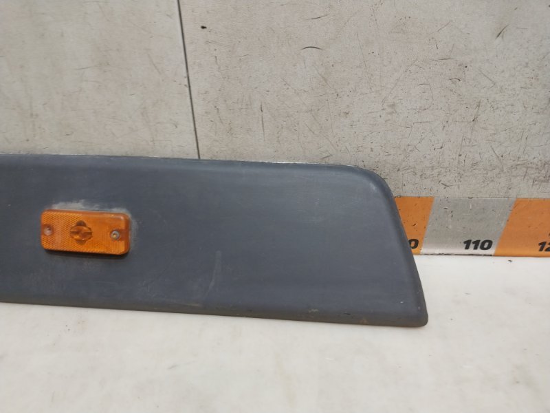 Молдинг заднего крыла правого