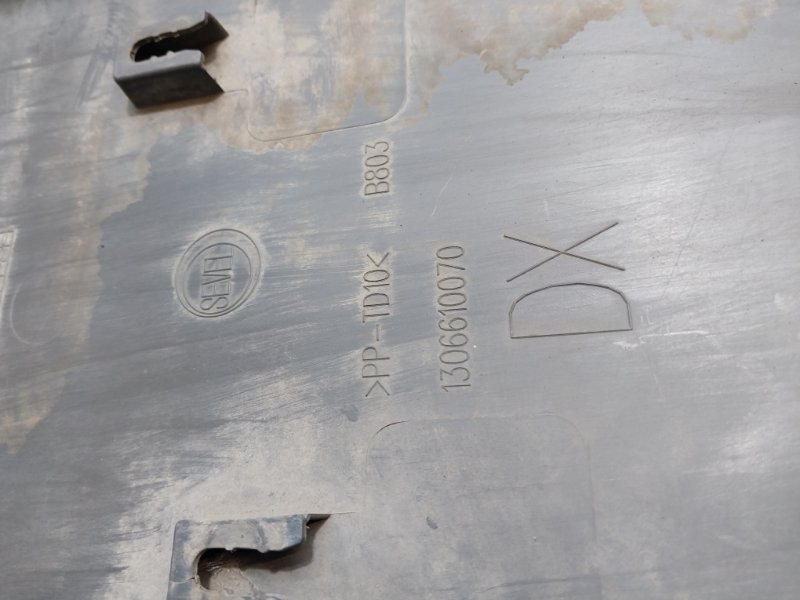 Молдинг заднего крыла правого