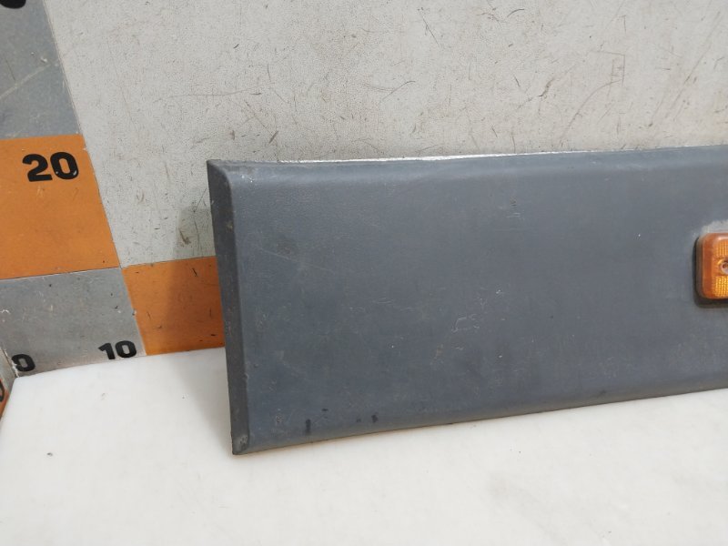 Молдинг заднего крыла правого