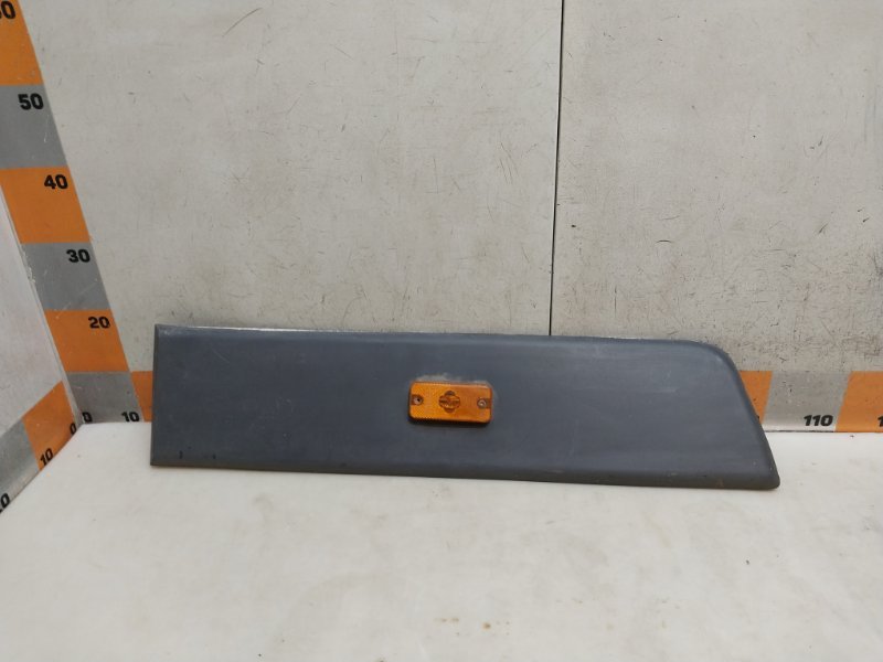 Молдинг заднего крыла правого