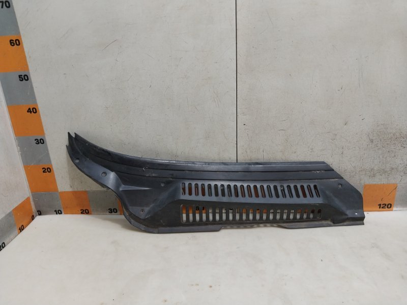 Планка под лобовое стекло