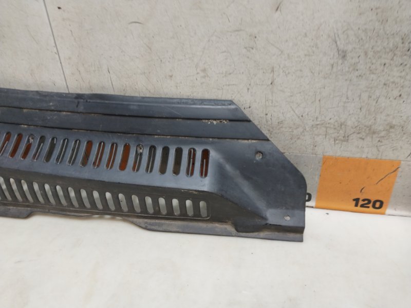 Планка под лобовое стекло