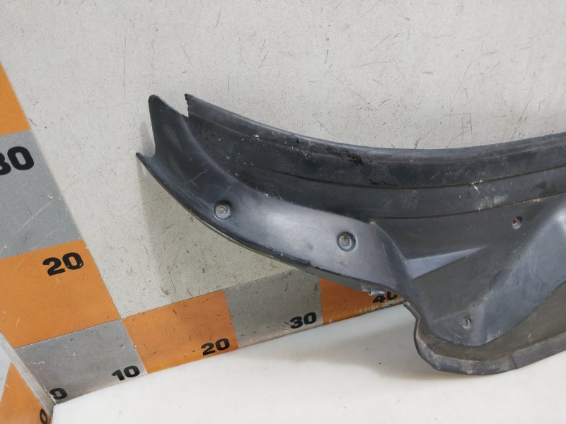 Планка под лобовое стекло