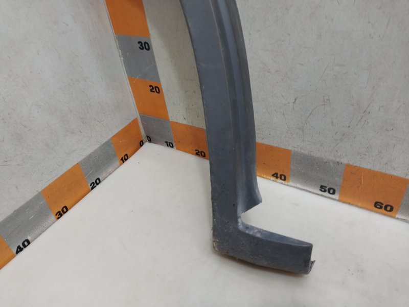 Накладка переднего крыла левого