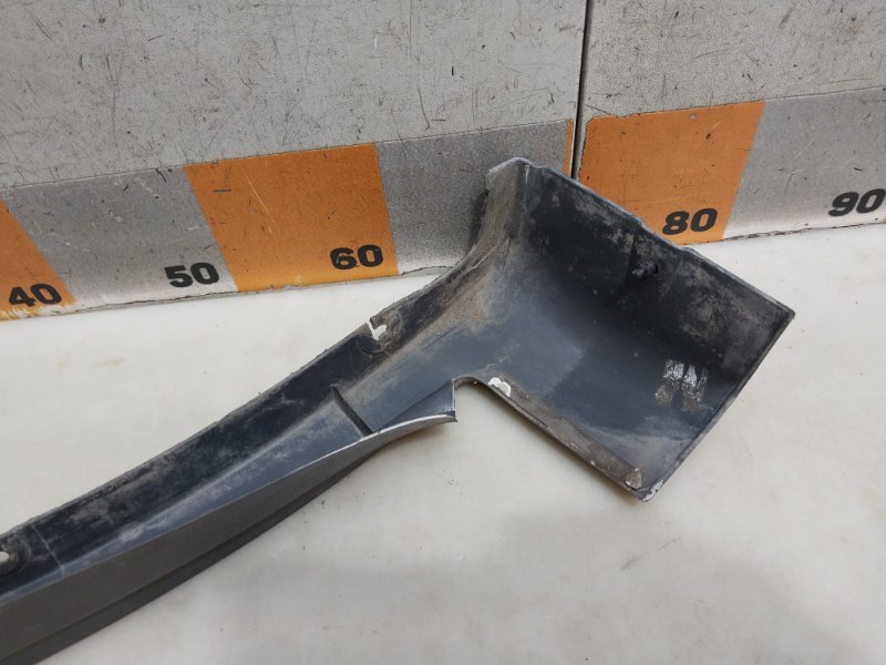 Накладка переднего крыла левого