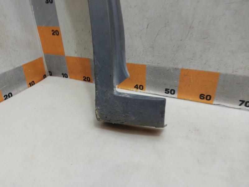 Накладка переднего крыла левого