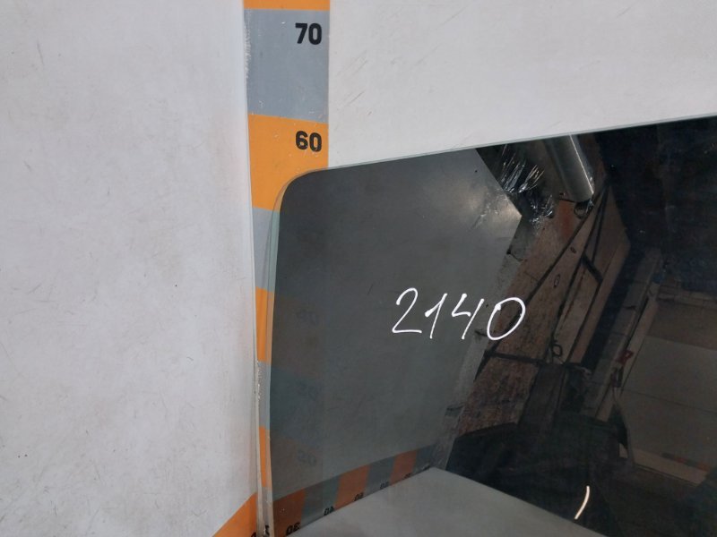 Стекло двери задней левой