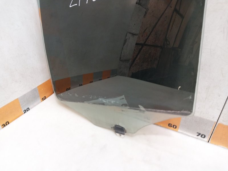 Стекло двери задней левой