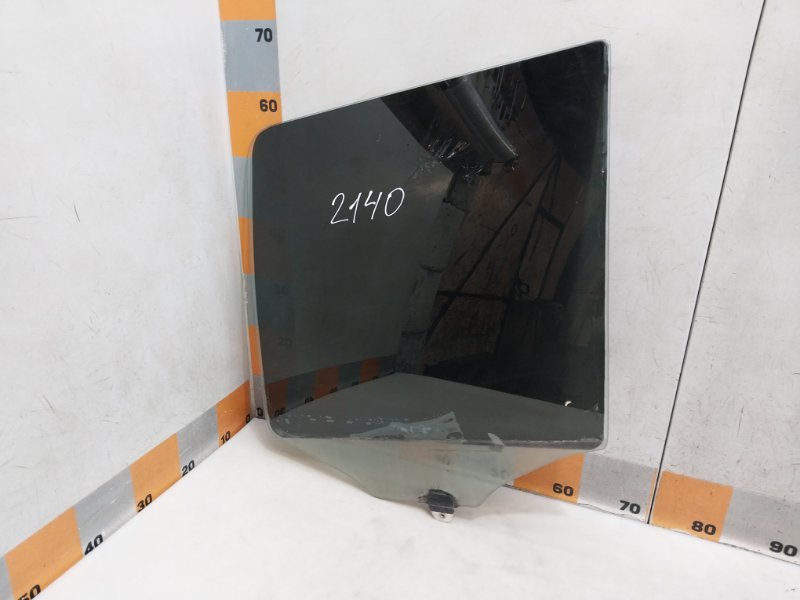 Стекло двери задней левой