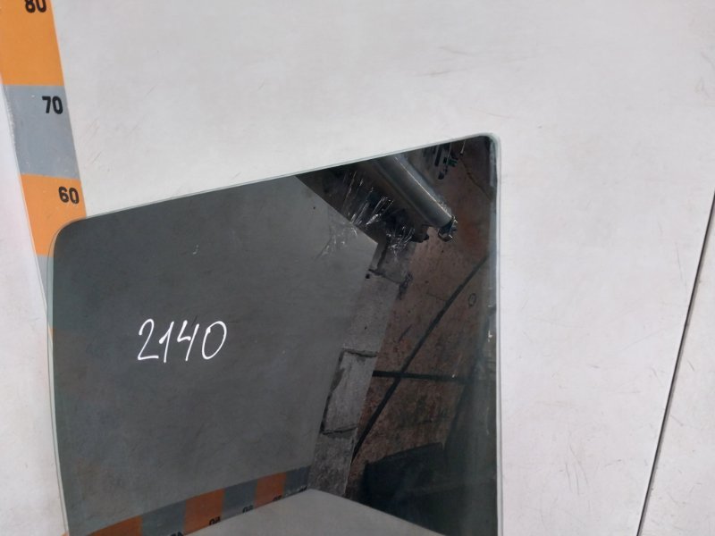 Стекло двери задней левой