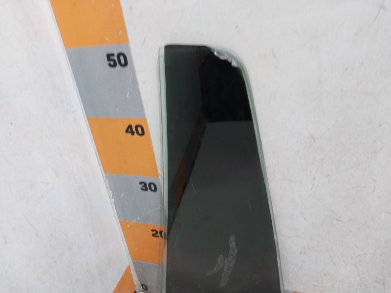 Стекло двери задней правой