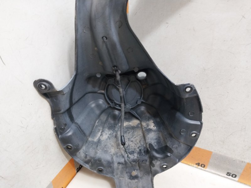 Кронштейн крепления запасного колеса