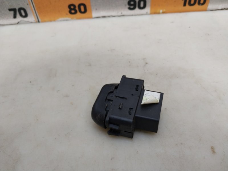 Кнопка центрального замка