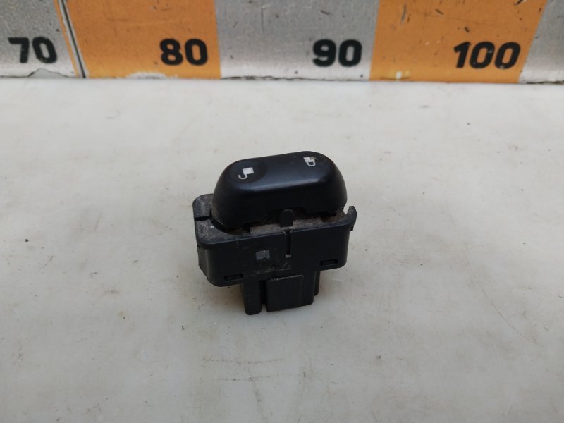 Кнопка центрального замка