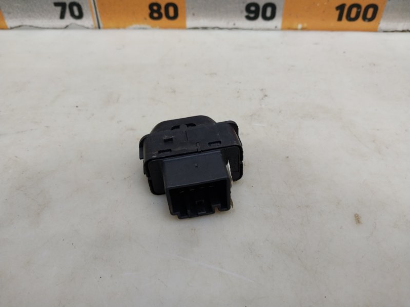 Кнопка центрального замка