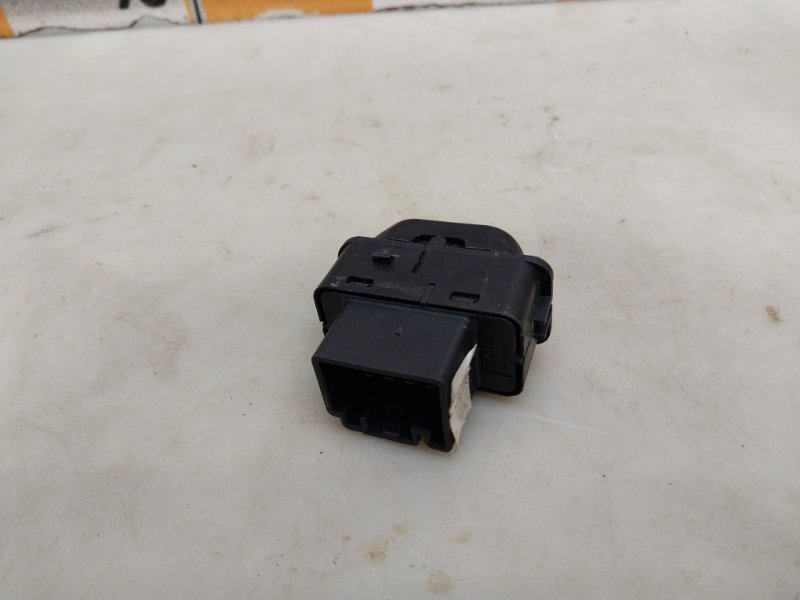 Кнопка центрального замка