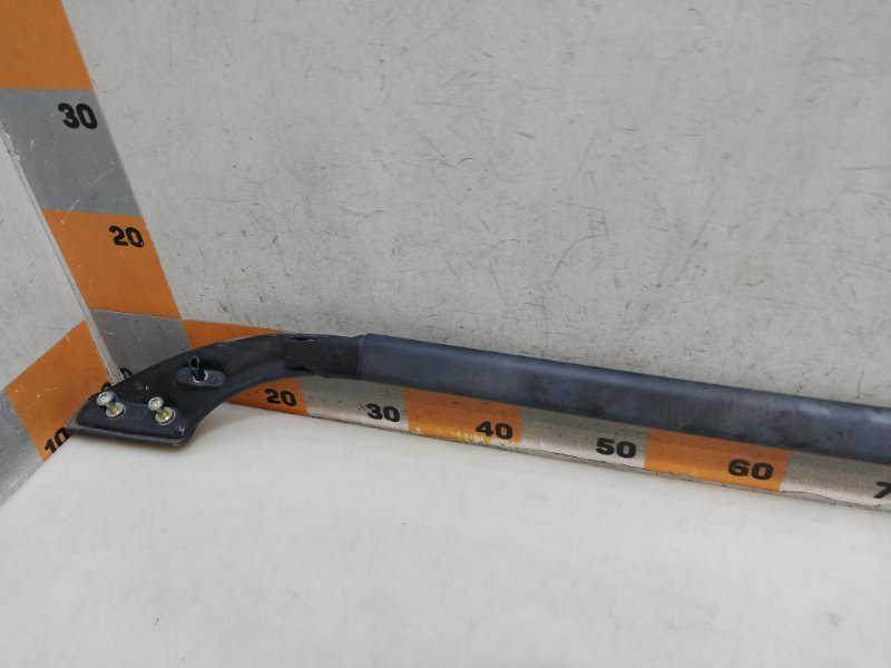 Рейлинг (релинг) левый (планка на крышу)