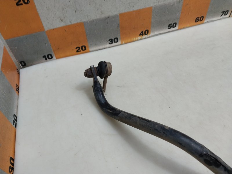 Стабилизатор передний