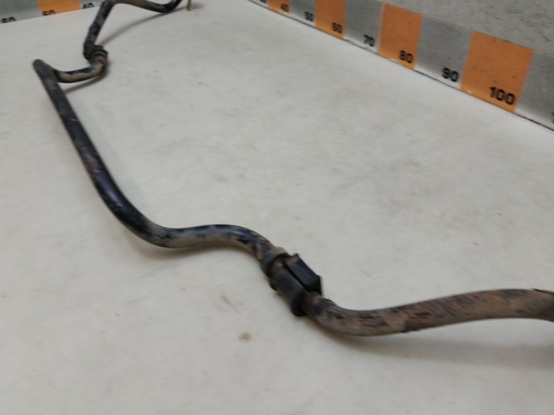 Стабилизатор передний