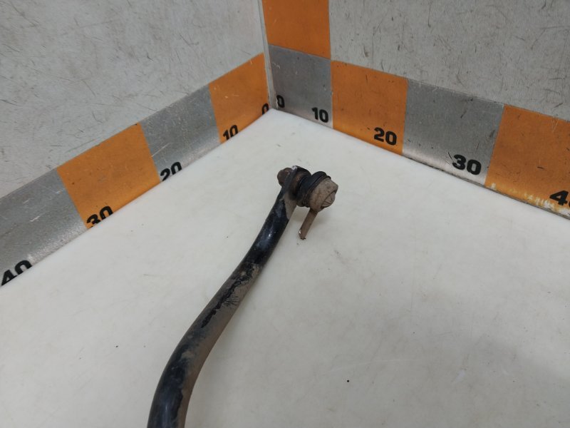 Стабилизатор передний