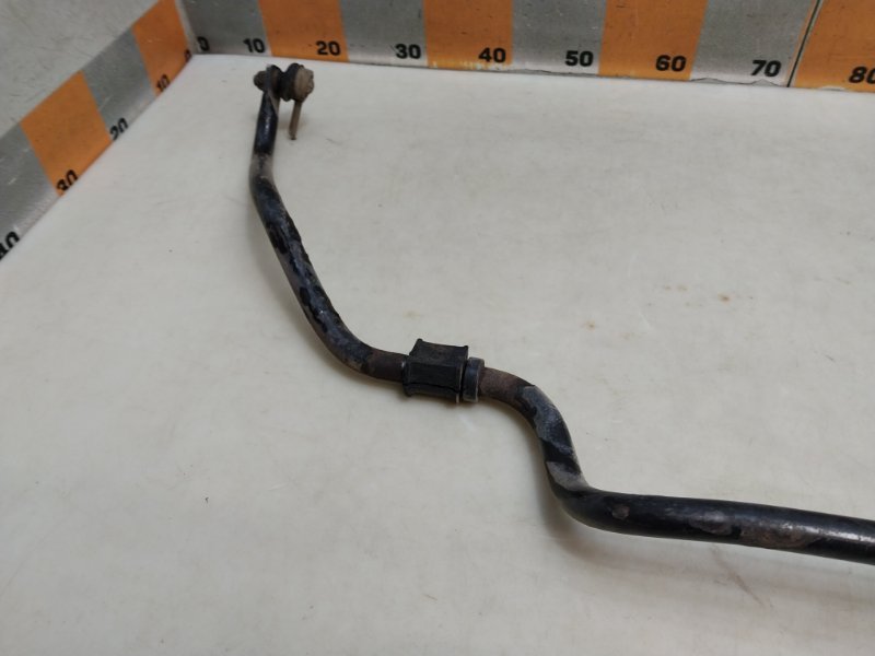 Стабилизатор передний