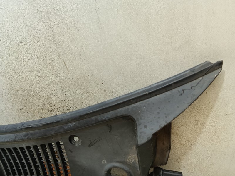 Решетка стеклоочистителей (Жабо)