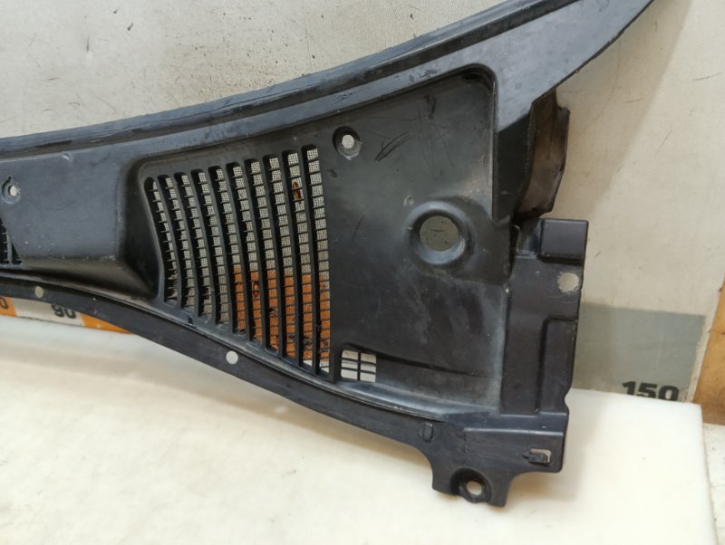 Решетка стеклоочистителей (Жабо)