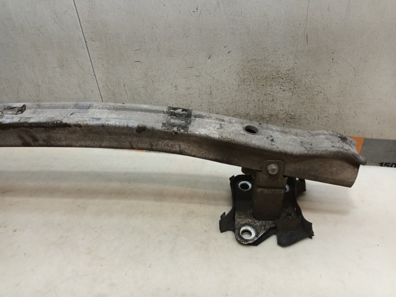 Усилитель поперечины рамки радиатора