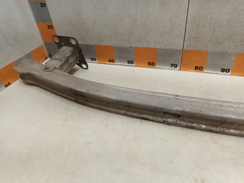 Усилитель поперечины рамки радиатора