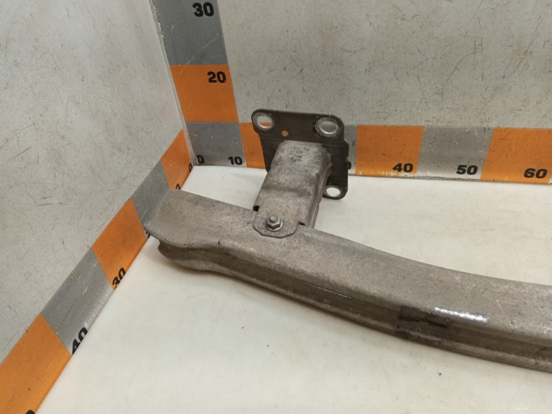 Усилитель поперечины рамки радиатора