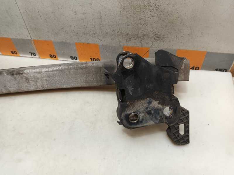 Усилитель поперечины рамки радиатора