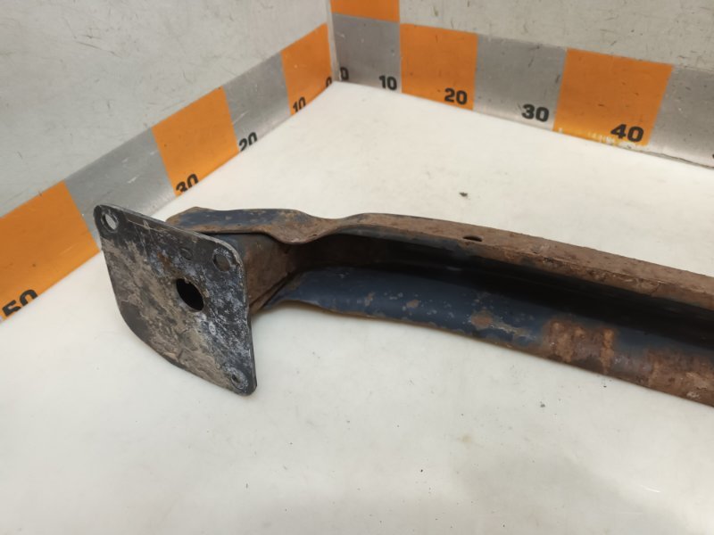 Усилитель заднего бампера