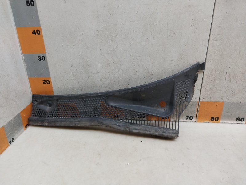 Планка под лобовое стекло