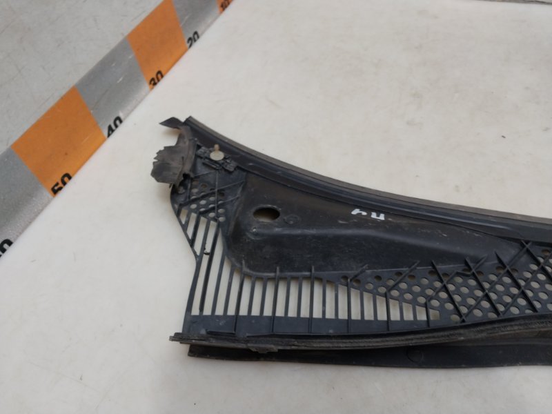 Планка под лобовое стекло