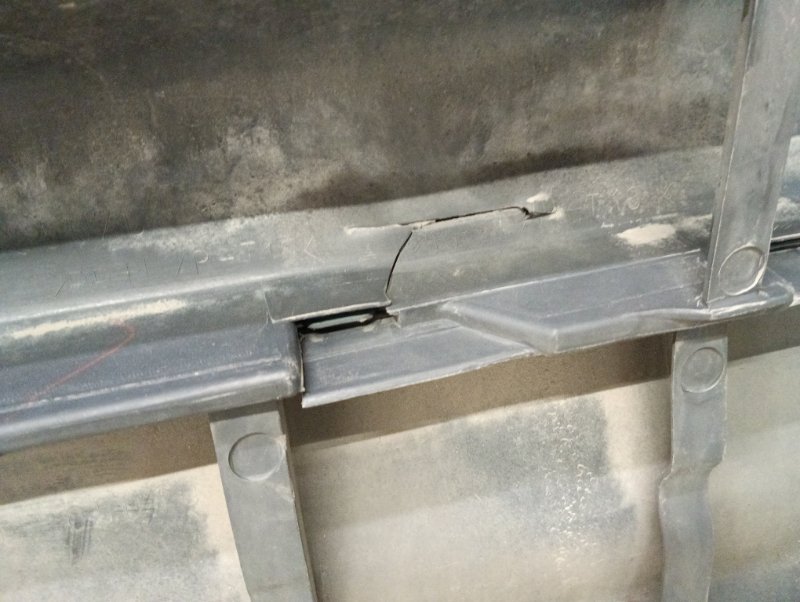 Бампер задний