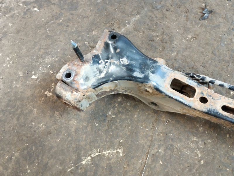 Балка задняя