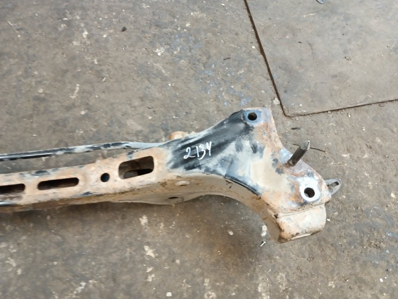 Балка задняя