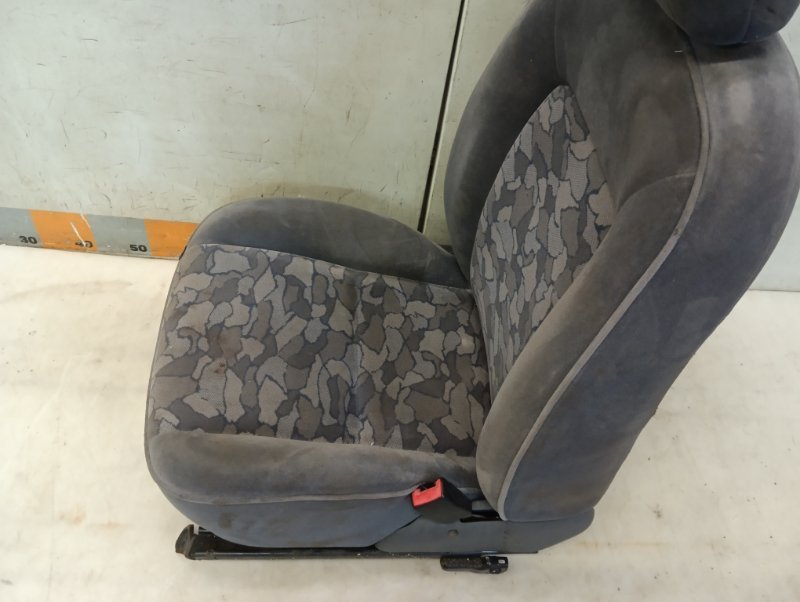 Сиденье переднее правое