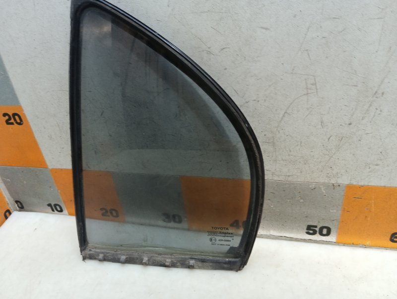 Стекло двери задней левой