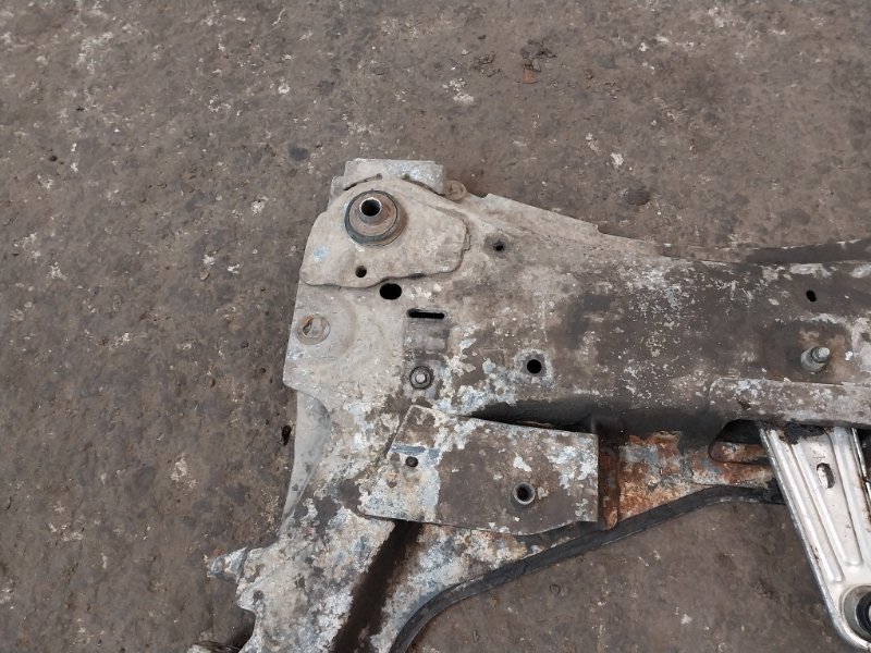 Балка подмоторная