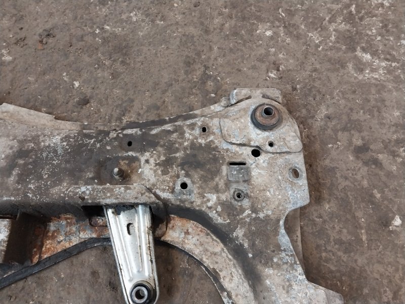 Балка подмоторная