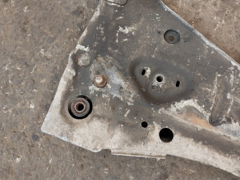 Балка подмоторная