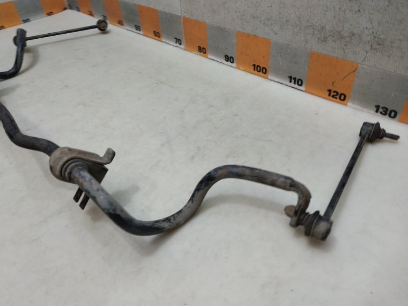 Стабилизатор передний