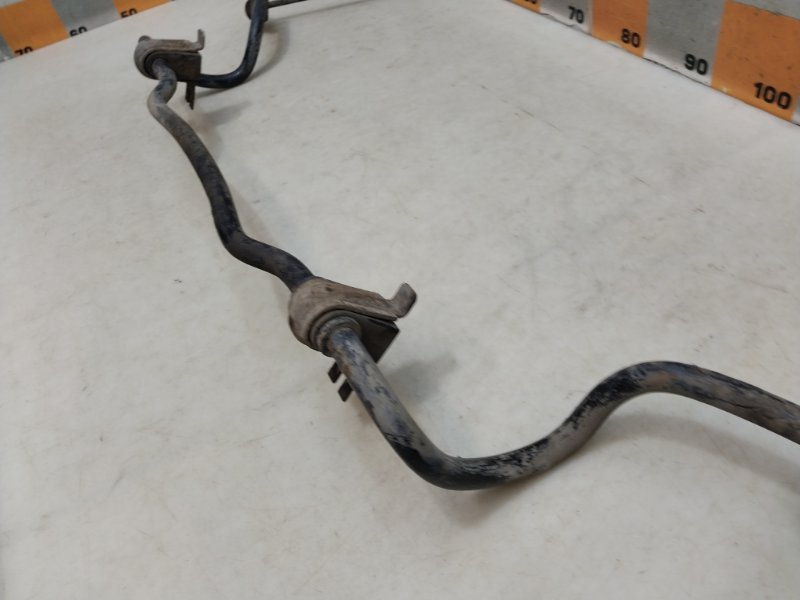 Стабилизатор передний